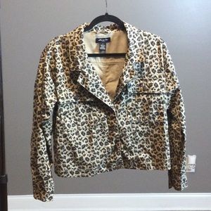 S Francesca’s Collections Anna Cai leopard jean jacket